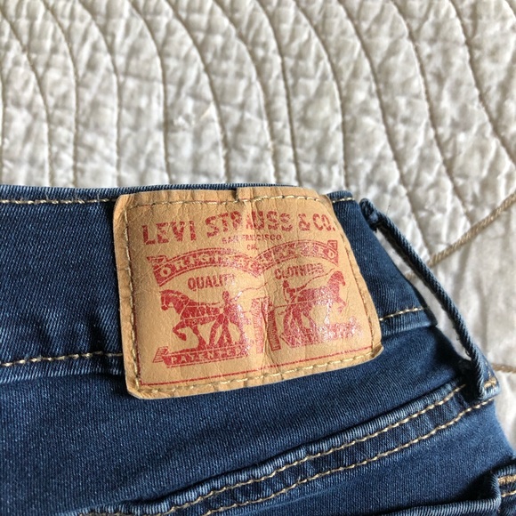 5/$35🍑LEVI’S 710 Super Skinny Medium Wash Jeans - Picture 9 of 9